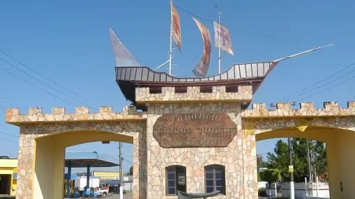 Processo seletivo em Cananéia - foto da fachada da entrada da cidade