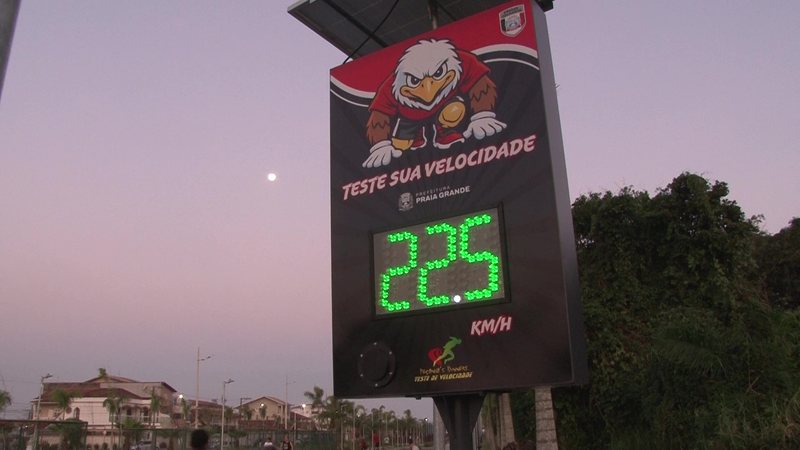 Velocímetro marcando 22.5km/h