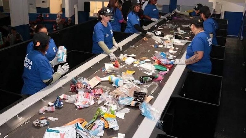 Foto do Recicla Santos, estação de triagem