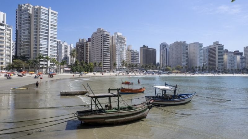 Foto da Praia das Astúrias, em Guarujá