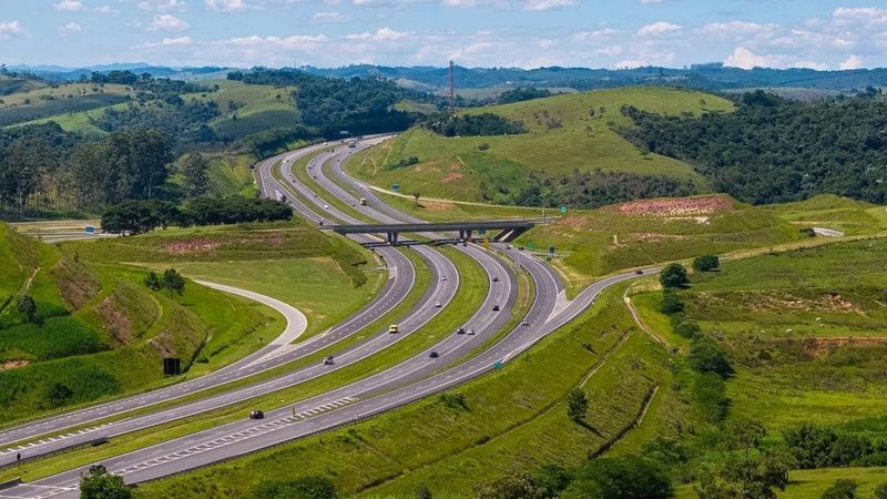 Foto da Rodovia Carvalho Pinto vista do alto