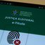 Imagem de tela de celular com aplicativo do e-título aberto