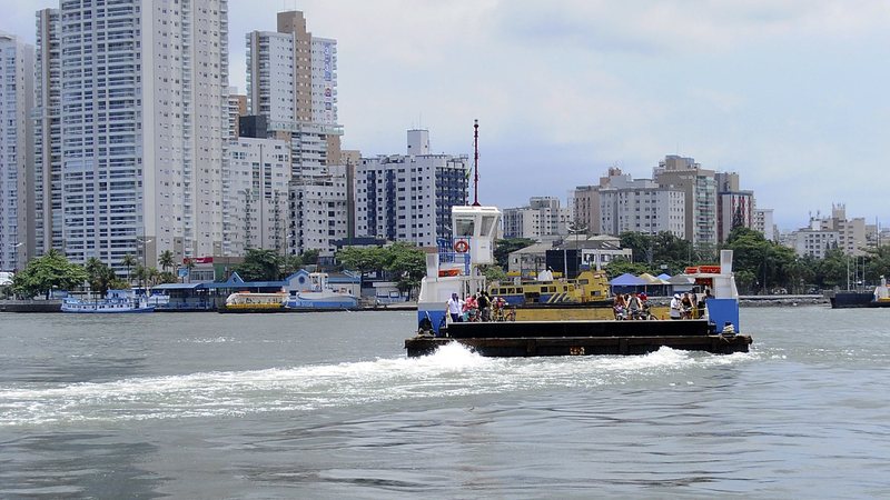 Separadas por água