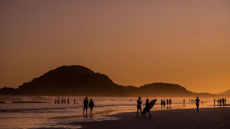 O que há de diferente na praia de São Lourenço, em Bertioga?