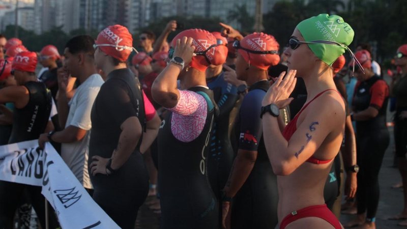 Nadadores aguardando o início da prova