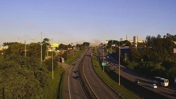 Sistema Anchieta-Imigrantes tem ponto de lentidão neste fim de tarde de quarta (23)