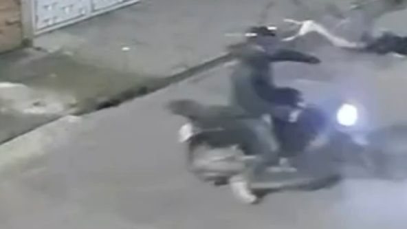 Foto de câmera de segurança registrando ataque em Gaurujá