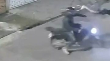 Foto de câmera de segurança registrando ataque em Gaurujá