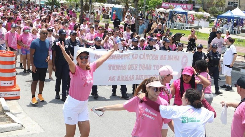 Foto de mulheres em caminhada