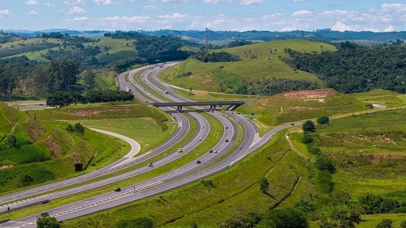 Foto da Rodovia Carvalho Pinto vista do alto