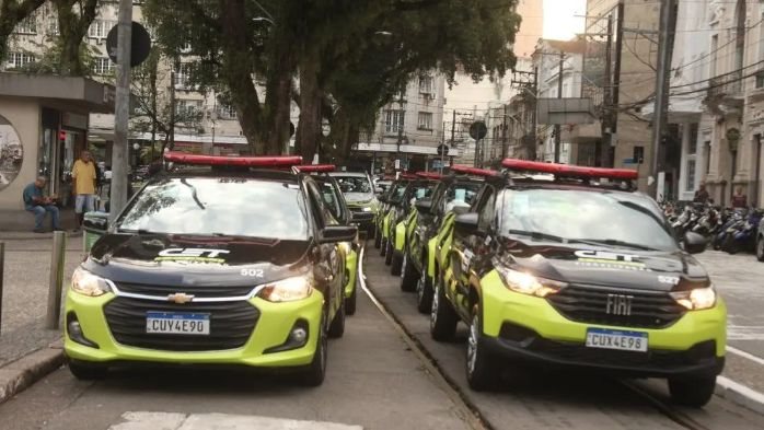 imagem de veículos da CET-Santos