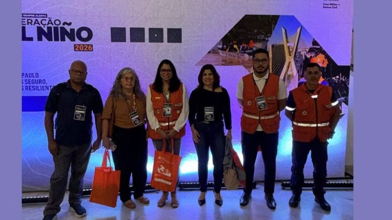 Foto de representantes da cidade de Cubatão durante evento, em São Paulo