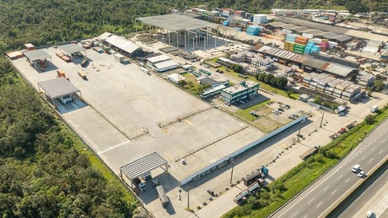 Foto aérea da Brasil Cold Storage, na Área Continental