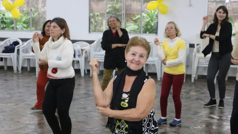 Foto de idosas em atividades