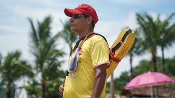 Imagem de guarda-vidas de óculos