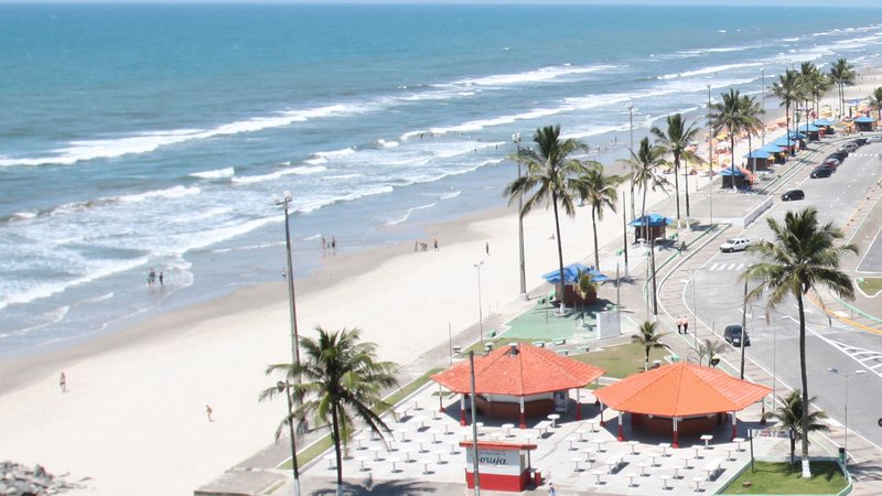 Imagem aerea de orla de praia
