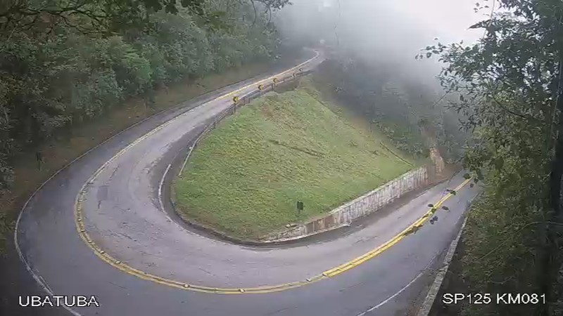 Curva fechada da rodovia Oswaldo Cruz (SP-125), no km 81, em Ubatuba