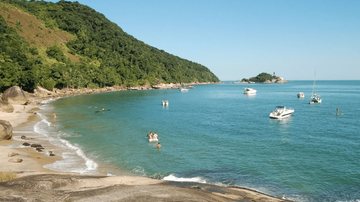 imagem da praia do sangava