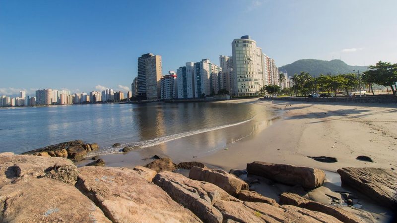 Praia dos Milionários em São Vicente