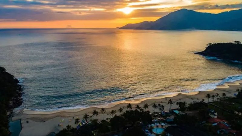 imagem da praia da Paúba em São Sebastião