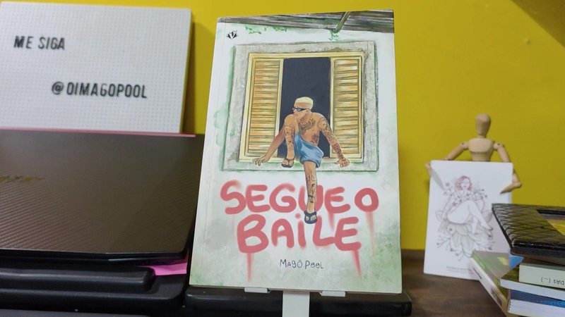 Revista em quadrinho 'Segue o Baile'