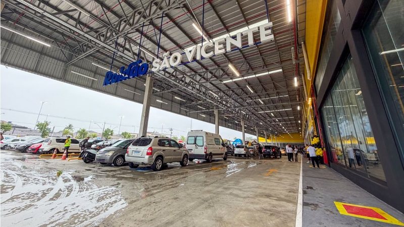 Foto de supermercado em São Vicente
