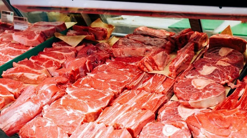 Vários pedaços de carne