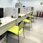 Mesas de escritório com computadores