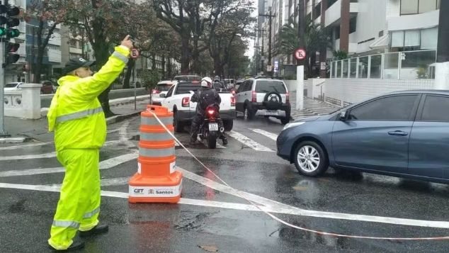 IMAGEM DE AGENTE DE TRANSITO