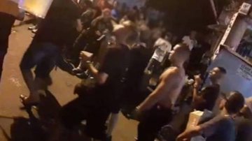Traficantes ostentando armas na Rocinha - Reprodução/Internet