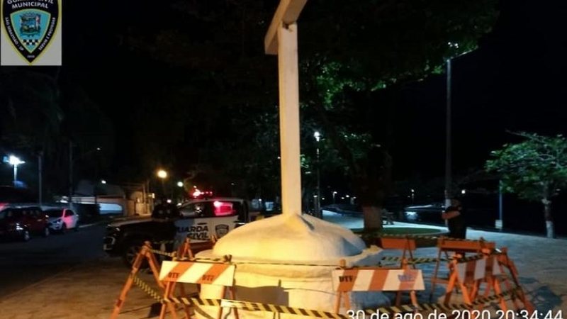 Guarda Civil Municipal interditou o local do acidente na noite deste domingo, 30 cruz bairro sao franscisco - Divulgação/PMSS