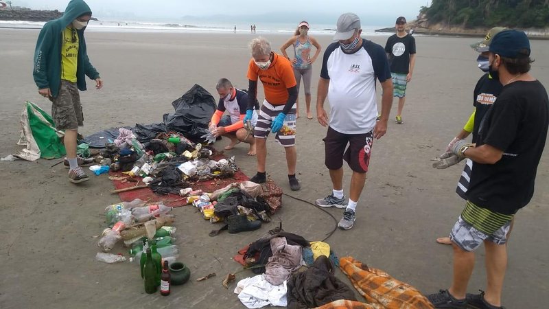 limpeza ilha urubuqueçaba - Divulgação