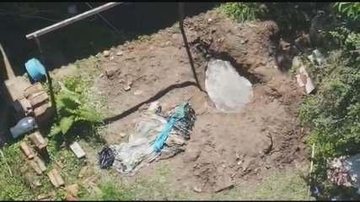 Cova em que mulher foi enterrada - Reprodução/Internet