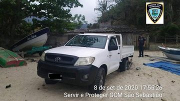 O veículo modelo Toyota Hilux foi devolvido aos proprietários, que foram comunicados e compareceram à delegacia da cidade - Divulgação/GCM São Sebastião
