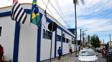 Paço Municipal está localizado na Rua Luiz Passos Júnior, 50 – Centro. O atendimento ao público é das 9h às 14h. paço municipal caragua - Divulgação/PMC