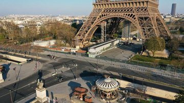Torre Eiffel é esvaziada em Paris - © REUTERS/Pascal Rossignol/Direitos reservados