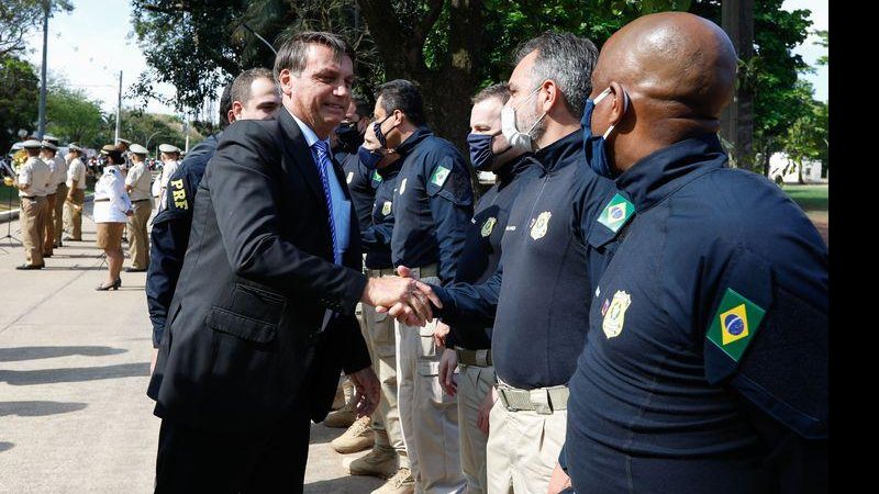 Governo abrirá mais 2 mil vagas para a PRF, diz Bolsonaro - © Carolina Antunes/PR