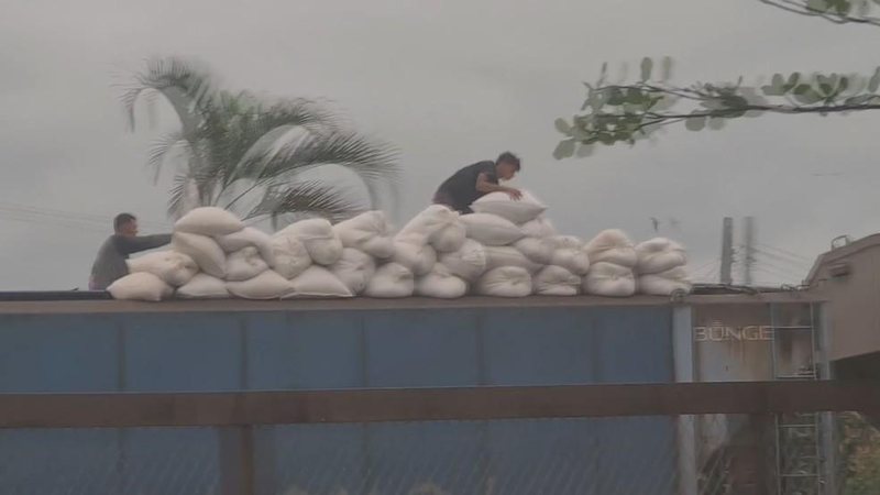 Imagem Ladrões fazem furto 'de cinema' em trem em movimento
