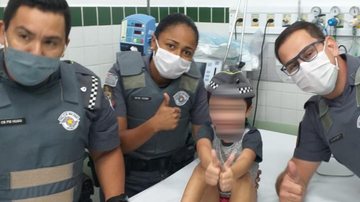 MENINO ENGASGADO SALVO POR PMS - Divulgação/Polícia Militar