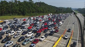 Imigrantes com tráfego congestionado em direção ao Litoral - Reprodução/Ecovias