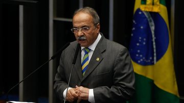 Imagem Dinheiro na cueca: afastamento de Chico Rodrigues