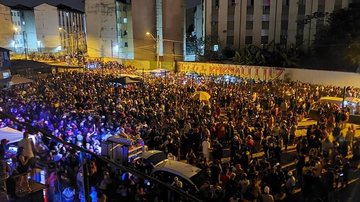 Baile Funk de proporções épicas em Santos. - Reprodução