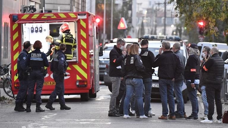 Imagem Padre é baleado em Lyon, na França