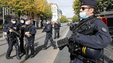 França eleva nível de ameaça à segurança para patamar mais alto - © Reuters/Eric Gaillard/Direitos Reservados