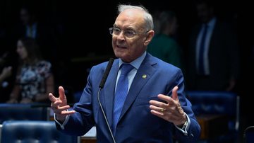 Imagem Senador Arolde de Oliveira morre em decorrência da covid-19