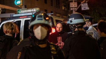 Polícia prende 11 em Portland e 50 em Nova York durante protestos - © Reuters/Jeenah Moon/direitos reservados