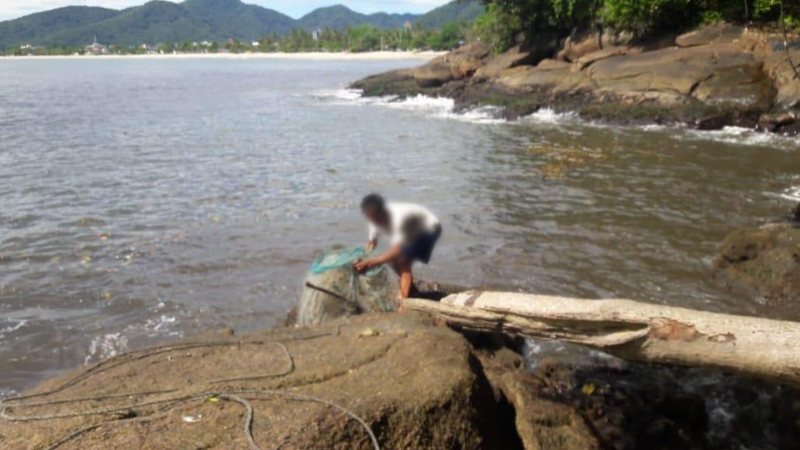 Homem é multado por pesca ilegal em Mega Operação no Litoral Norte - Divulgação/Ciamar