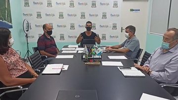 Imagem "Nada irá fechar”, diz prefeito de Bertioga