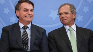 Imagem Bolsonaro comemora aumento do índice de empregos e diz que Guedes é "insubstituível"