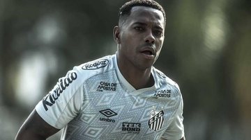 Imagem Santos mantém suspensão do contrato de Robinho após nova condenação